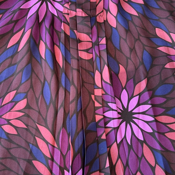 Aqua flowy top with back lace detailing size small - Picture 2 of 6